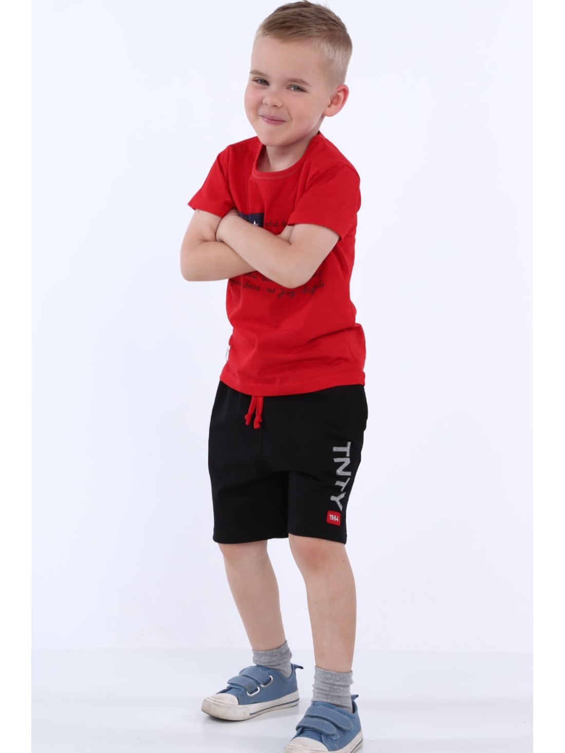 Jungen-T-Shirt mit roten Aufschriften NDZ4446 – Online-Shop – Boutique